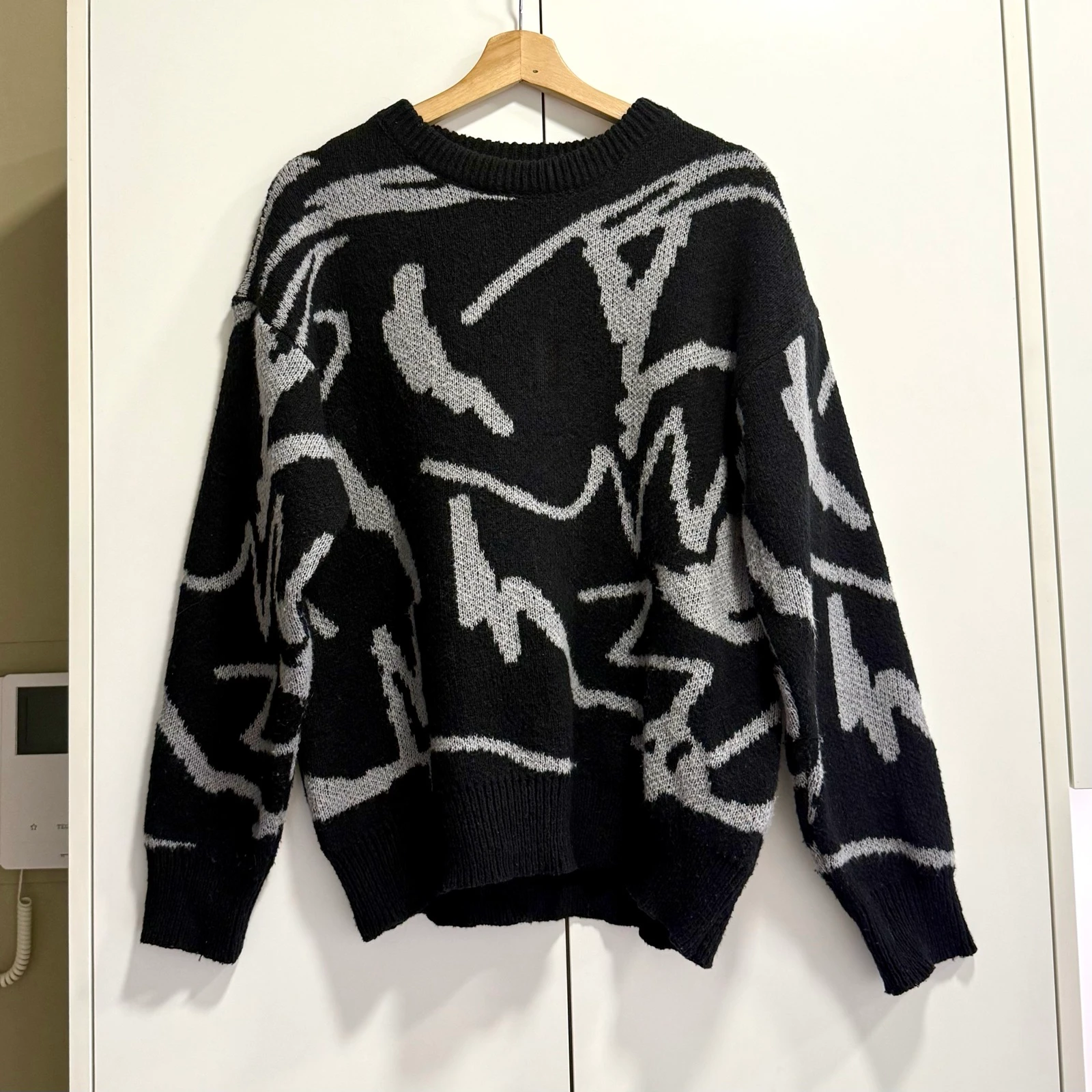 Jersey punto negro estampado en gris – photo 3